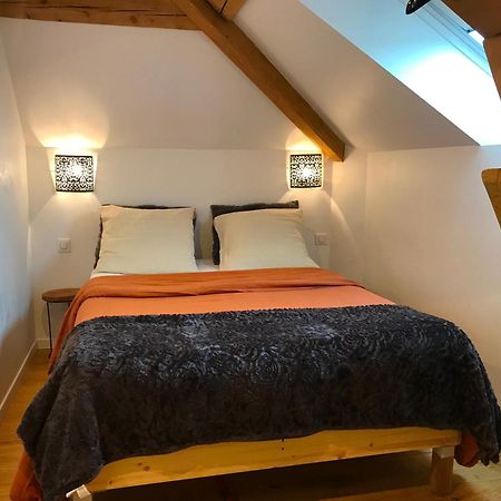 Sous Les Toits De Fleury Apartman Dijon Kültér fotó