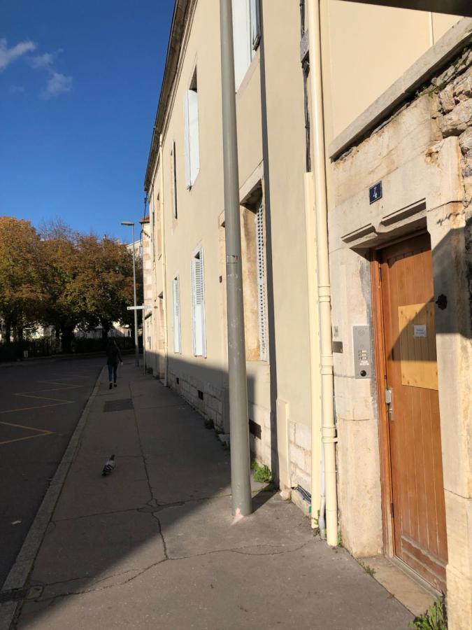Sous Les Toits De Fleury Apartman Dijon Kültér fotó